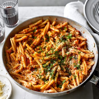 Pasta with Red Pepper Pesto Sauce